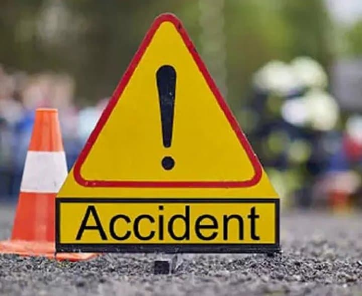 అక్కయ్యపాలెంలో రోడ్డు ప్రమాదం