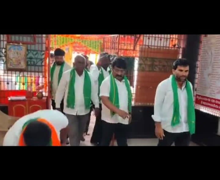 వెలిగొండ  ప్రారంభానికి ఎమ్మెల్యే పూజలు