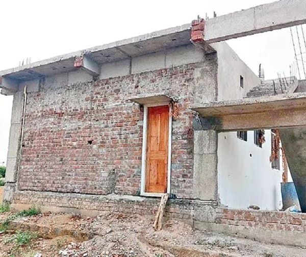 ఇసుక రవాణాలో లబ్ధిదారుల ఇబ్బందులు