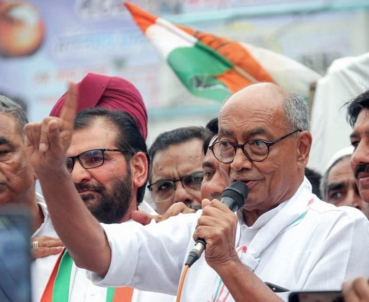 విద్యార్థుల సమస్యలపై రాహుల్ గాంధీ పోరాడుతున్నారు