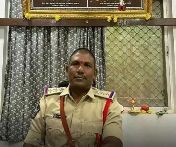 శ్రీకాళహస్తి వన్ టౌన్ సీఐగా బాధ్యతలు స్వీకరించిన వెంకటేశ్