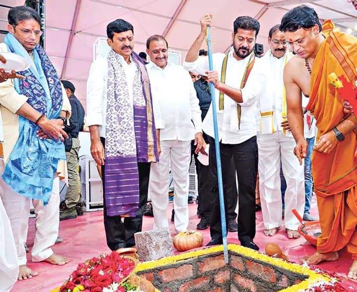ఏడాదిలో లక్ష ఇళ్లు నిర్మిస్తాం - Udayam