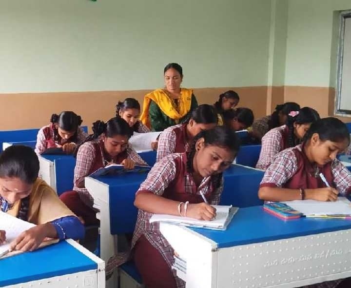 బెజ్జూర్‌ కేజీబీవీలో సీపీటీ-2 జీవశాస్త్రం పరీక్ష