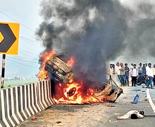 బెజవాడ బైపాస్‌లో ఘోర ప్రమాదం