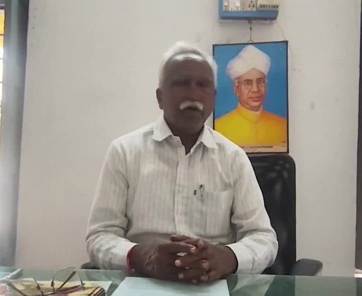 ప్రైవేట్ స్కూళ్ల నిర్వహణపై ఎంఈవో సూచనలు - Udayam