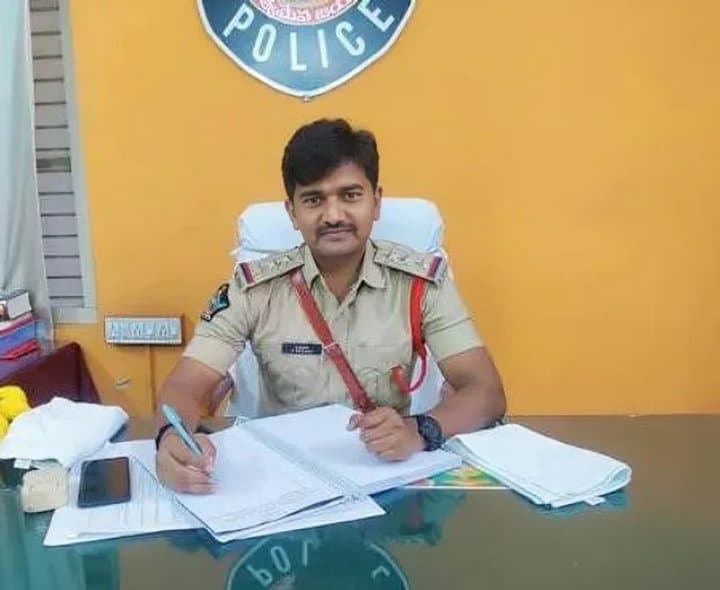 పులివెందుల CI శ్రీరామ్‌కు బదిలీ వేటు - Udayam