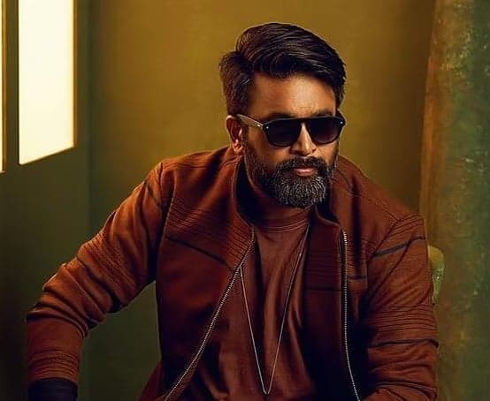 కొత్త సినిమాతో టూరిస్ట్ ఫ్యామిలీ నటుడు