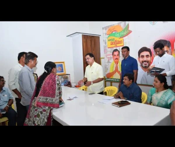 ప్రజల సమస్యలపై ఎమ్మెల్యే నిఘా