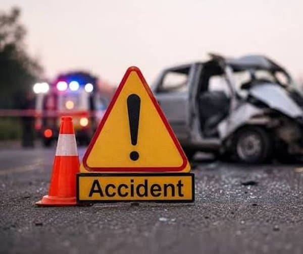 కోదాడలో ఘోర ప్రమాదం ఇద్దరు కార్మికుల మృతి