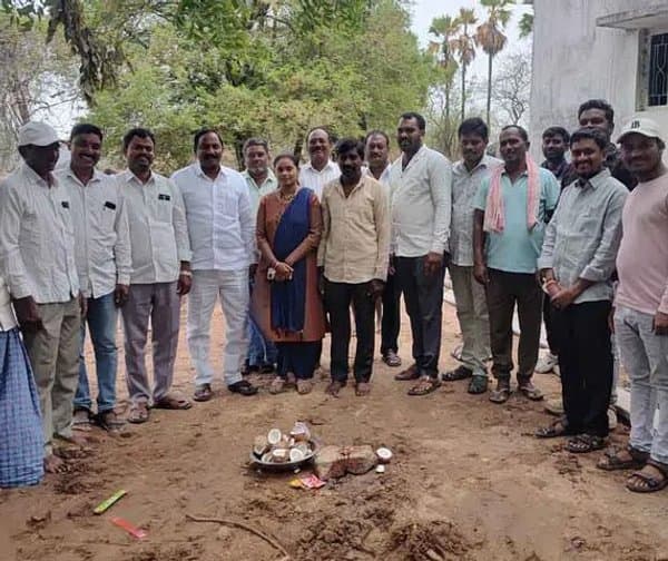 ఇద్దులాపూర్‌లో కొత్తగా సీసీ రోడ్డు పనుల ప్రారంభం - Udayam Digital