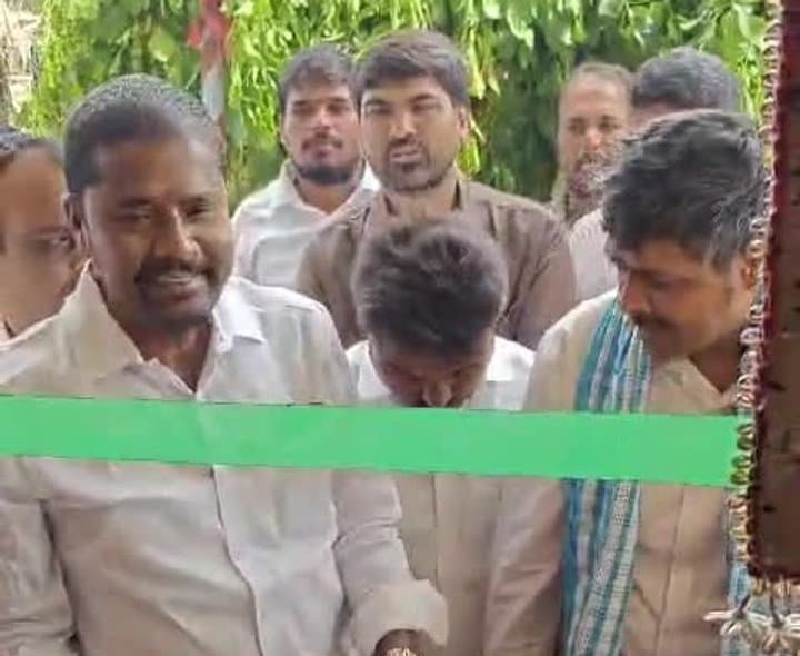 శాఖాపూర్ తాండలో ఇందిరమ్మ ఇల్లు ప్రారంభం - Udayam