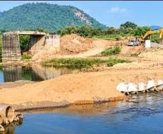 కనర్‌గాం వాగుపై తాత్కాలిక వంతెన పూర్తి - Udayam