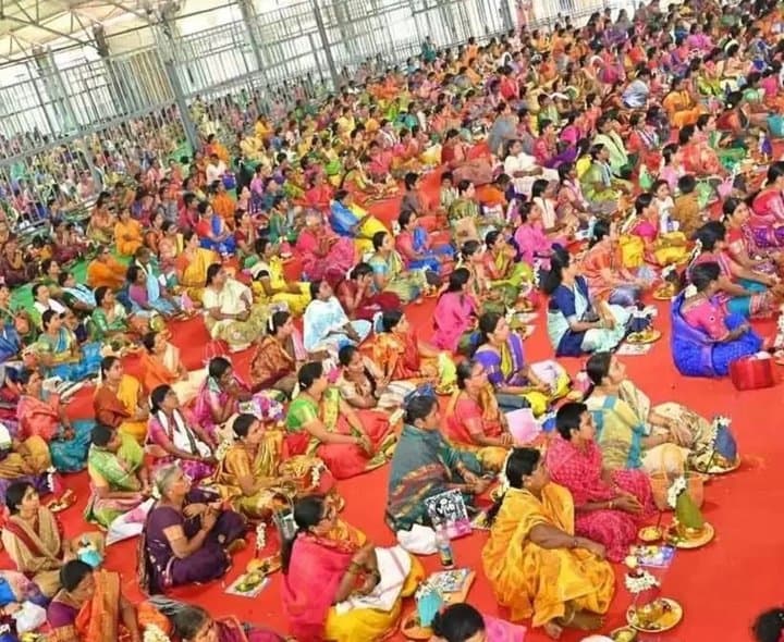 శ్రీశైలంలో వైభవంగా సామూహిక వరలక్ష్మి వ్రతాలు