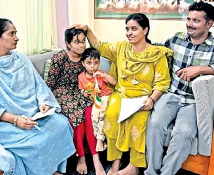 ఉపాధ్యాయురాలు జ్యోతి లంచం ఇవ్వలేదని చెప్పారు