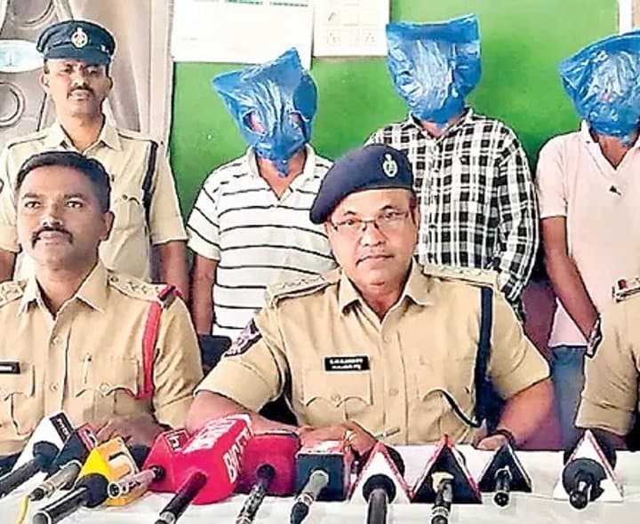 బీటెక్‌ విద్యార్థి కిడ్నాప్‌ - Udayam