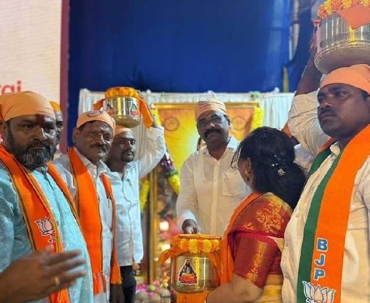 భూపాలపల్లికి పవిత్ర మట్టి కలశం