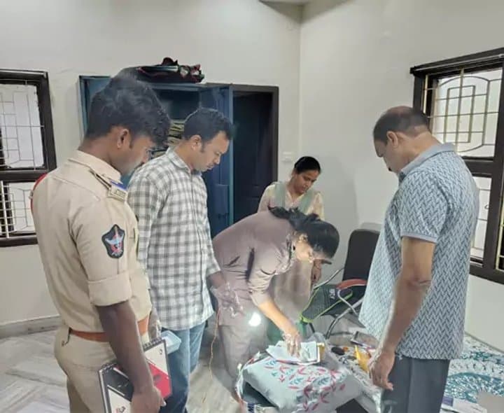 ఆర్డీవో ఇంట్లో భారీ చోరీ