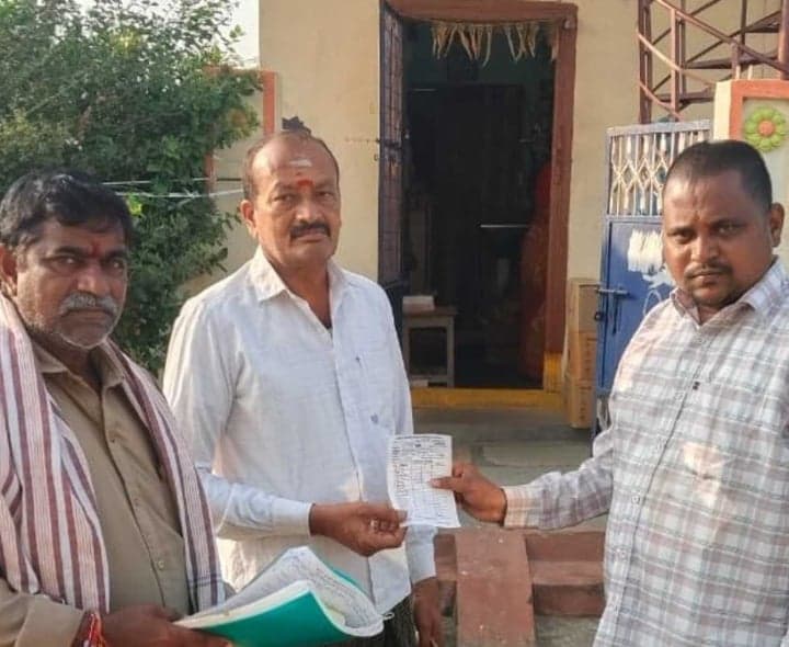 పన్నులు సకాలంలో చెల్లించాలి - Udayam