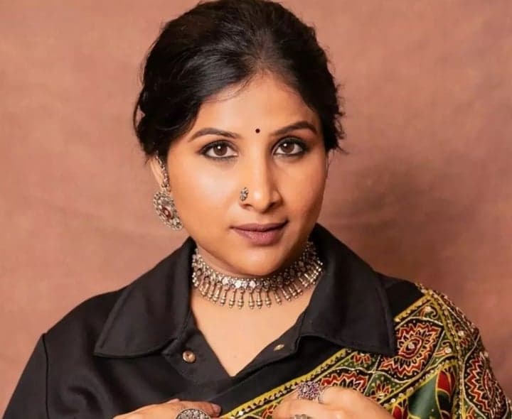 వెంకటగిరికి ప్రముఖ సింగర్ టీం  - Udayam