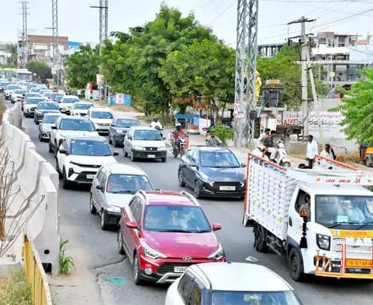చౌటుప్పల్‌ వద్ద భారీ ట్రాఫిక్ జామ్‌!