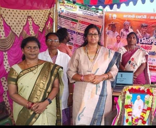 రేణంగివరం గ్రామసభలో డీపీవో అనుపమ - Udayam