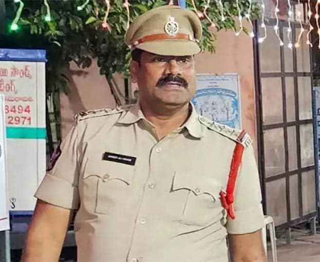 విధుల్లో గుండెపోటు.. విజయవాడలో సీఐ మృతి