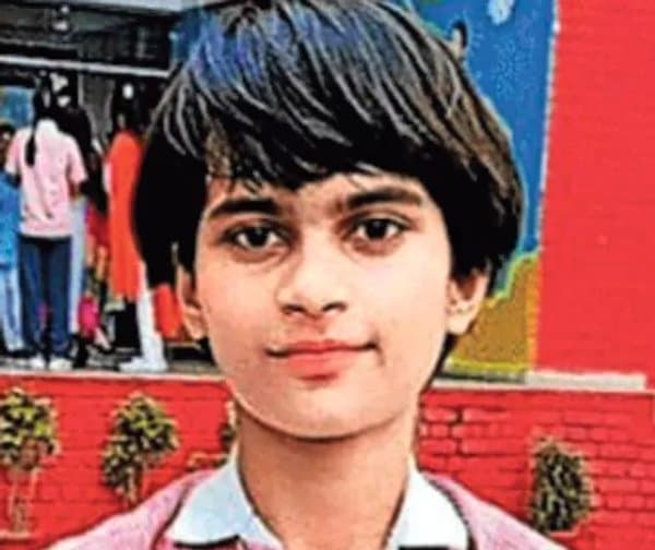 నీట్ విజేతలుగా నిరుపేద విద్యార్థులు