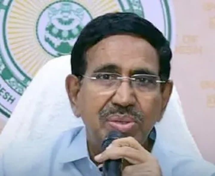 మంత్రి నారాయణ తీరుపై విమర్శలు