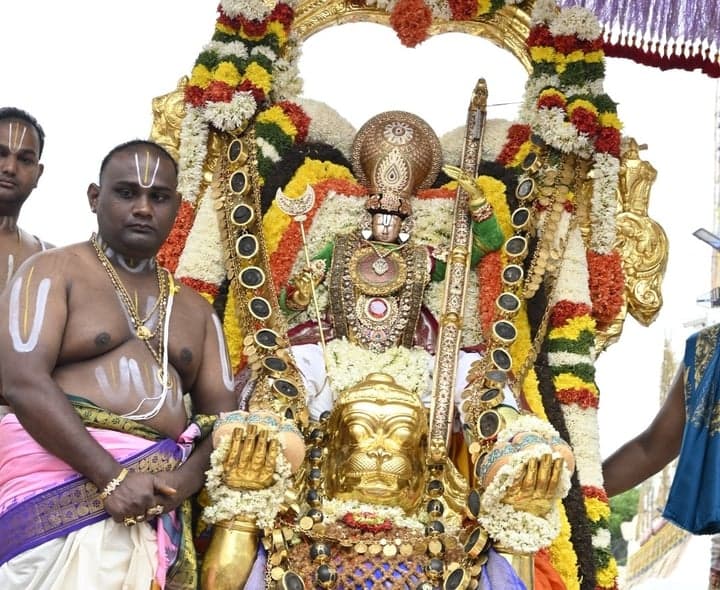 వైభవంగా శ్రీవారి హనుమంత వాహన సేవ