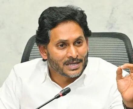 నేడు సాయంత్రం 4 గంటలకు జగన్ వీడియో కాన్ఫరెన్స్
