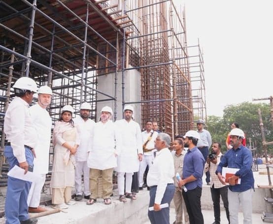 ఉస్మానియా ఆసుపత్రి పనుల్లో ఆలస్యం వద్దు: పొన్నం