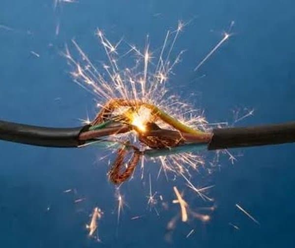 నిజామాబాద్‌లో విషాదం: దంపతుల మృతి