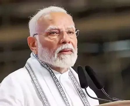 మోదీ కార్యక్రమం.. ఇద్దరిని అదుపులోకి తీసుకున్న పోలీసులు - Udayam