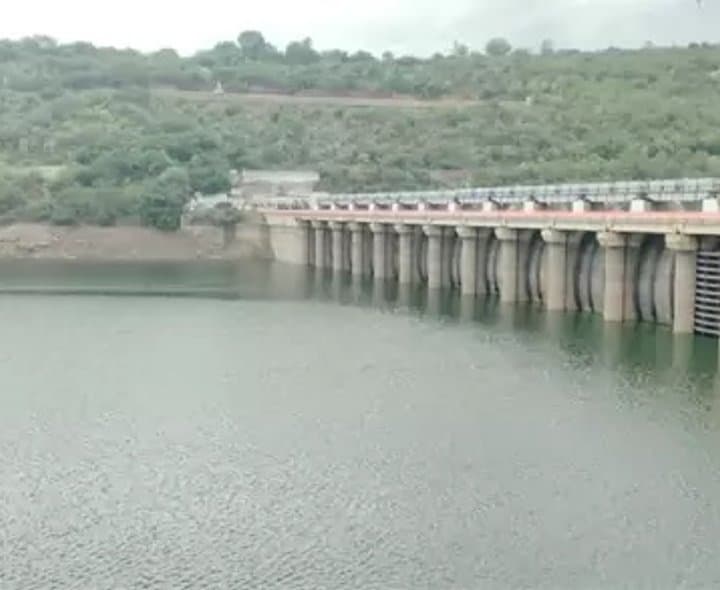 శ్రీశైలానికి భారీ వరద
