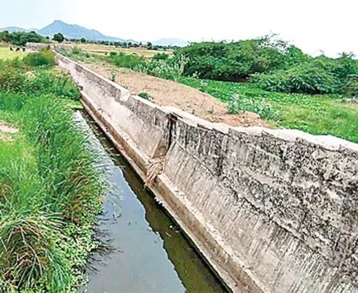 భువనచంద్ర చెక్‌డ్యామ్‌ నిర్మాణం ఇంకా అసంపూర్తి