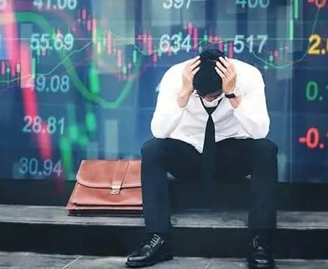 భారీ నష్టాల్లో స్టాక్‌ మార్కెట్లు