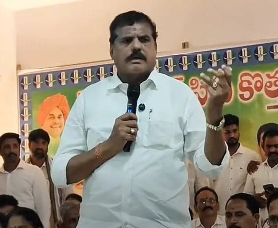 చంద్రబాబు మోసాలను ప్రజలకు వివరించాలి: బొత్స - Udayam