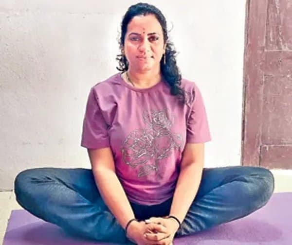 రోగుల నుంచి యోగా గురువులుగా: మిర్యాలగూడ వనితల సరికొత్త రికార్డు!
