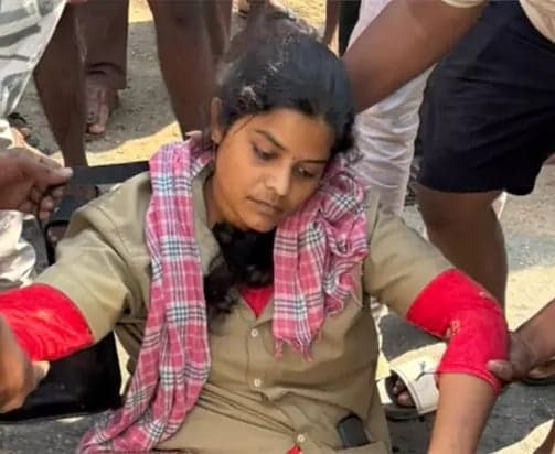 చిల్లర వివాదం.. బస్సులోంచి కండక్టర్‌ను తోసిన ప్రయాణికురాలు