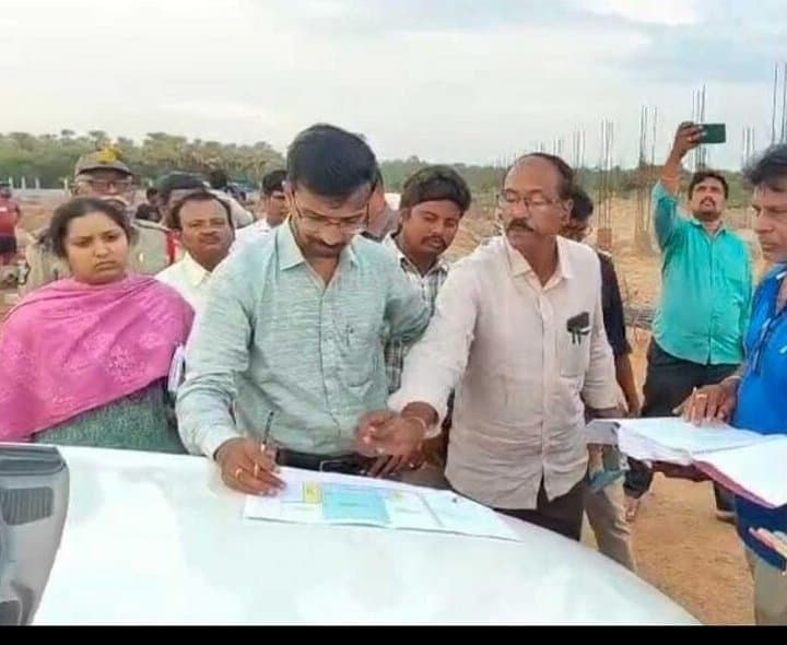 అభివృద్ధి పనుల్లో నిర్లక్ష్యంపై కఠిన చర్యలు: బాపట్ల కలెక్టర్