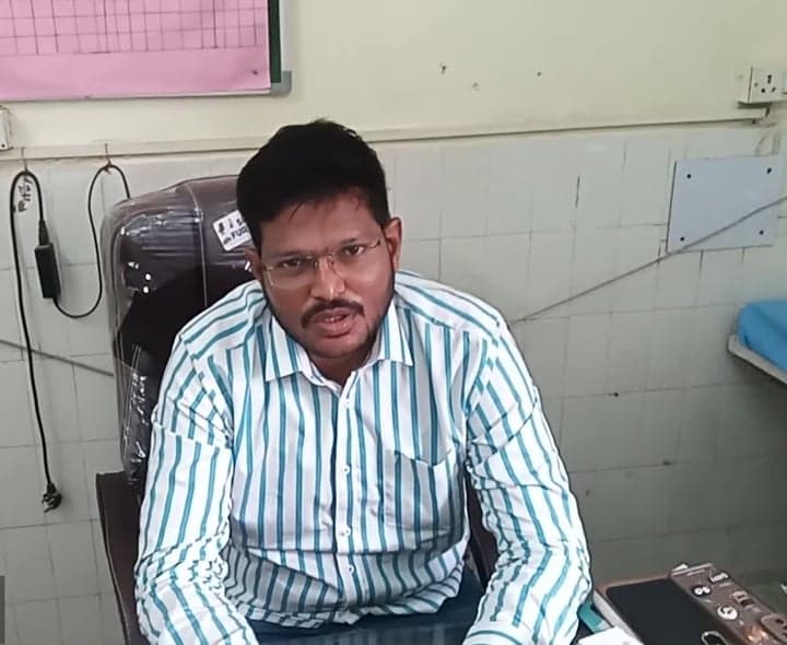 చేగుంట పీహెచ్‌సీ మెడికల్‌ ఆఫీసర్‌గా వికాస్‌ - Udayam