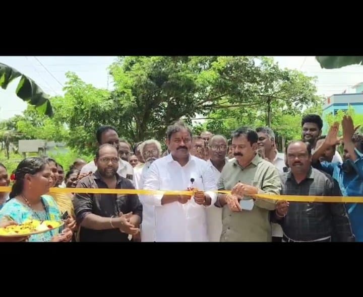 పల్లెల్లో అభివృద్ధే లక్ష్యం: ఎమ్మెల్యే వర్ల