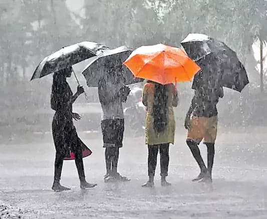రాష్ట్రంలో ఓ మోస్తరు వర్షాలు - Udayam