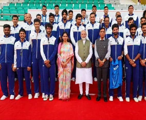 ప్రధాని మోదీని కలిసిన వీవీఎస్ లక్ష్మణ్