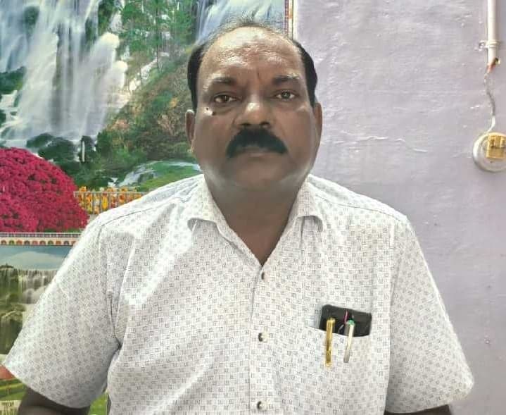 వెదురుకుప్పంలో పెన్షన్ల పంపిణీ - Udayam