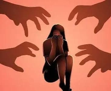 బాలికపై సామూహిక అత్యాచారం