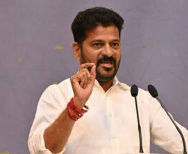 బీఎల్‌వోల పనితీరుపై సీఎం రేవంత్ రెడ్డి విమర్శలు