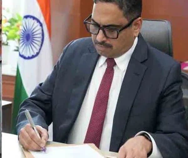 తెలంగాణ కొత్త సీఎస్‌గా సంజయ్ జాజు బాధ్యతలు