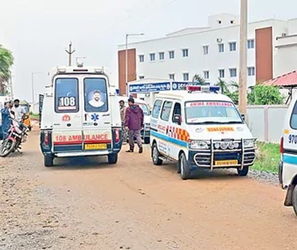 ప్రైవేటు అంబులెన్సుల దందా