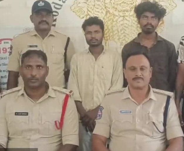 కోదాడలో 3.3 కిలోల గంజాయి పట్టివేత.. ముగ్గురి అరెస్ట్